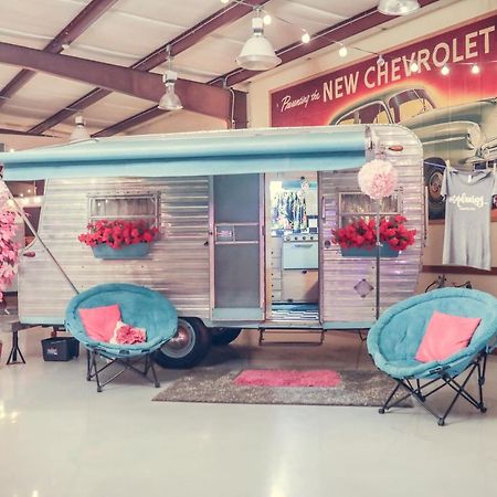 Lone Star Glamp Inn Warrenton エクステリア 写真