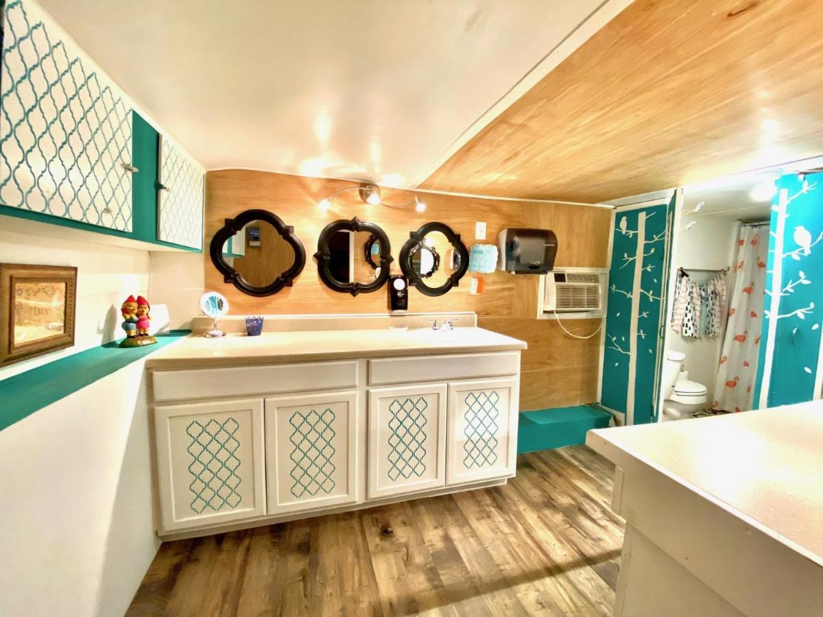 Lone Star Glamp Inn Warrenton エクステリア 写真
