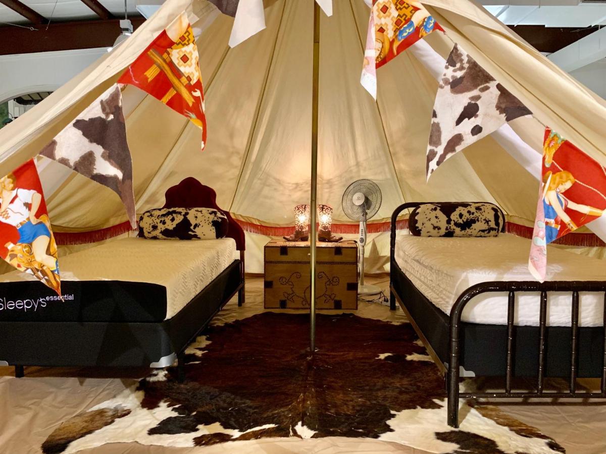 Lone Star Glamp Inn Warrenton エクステリア 写真