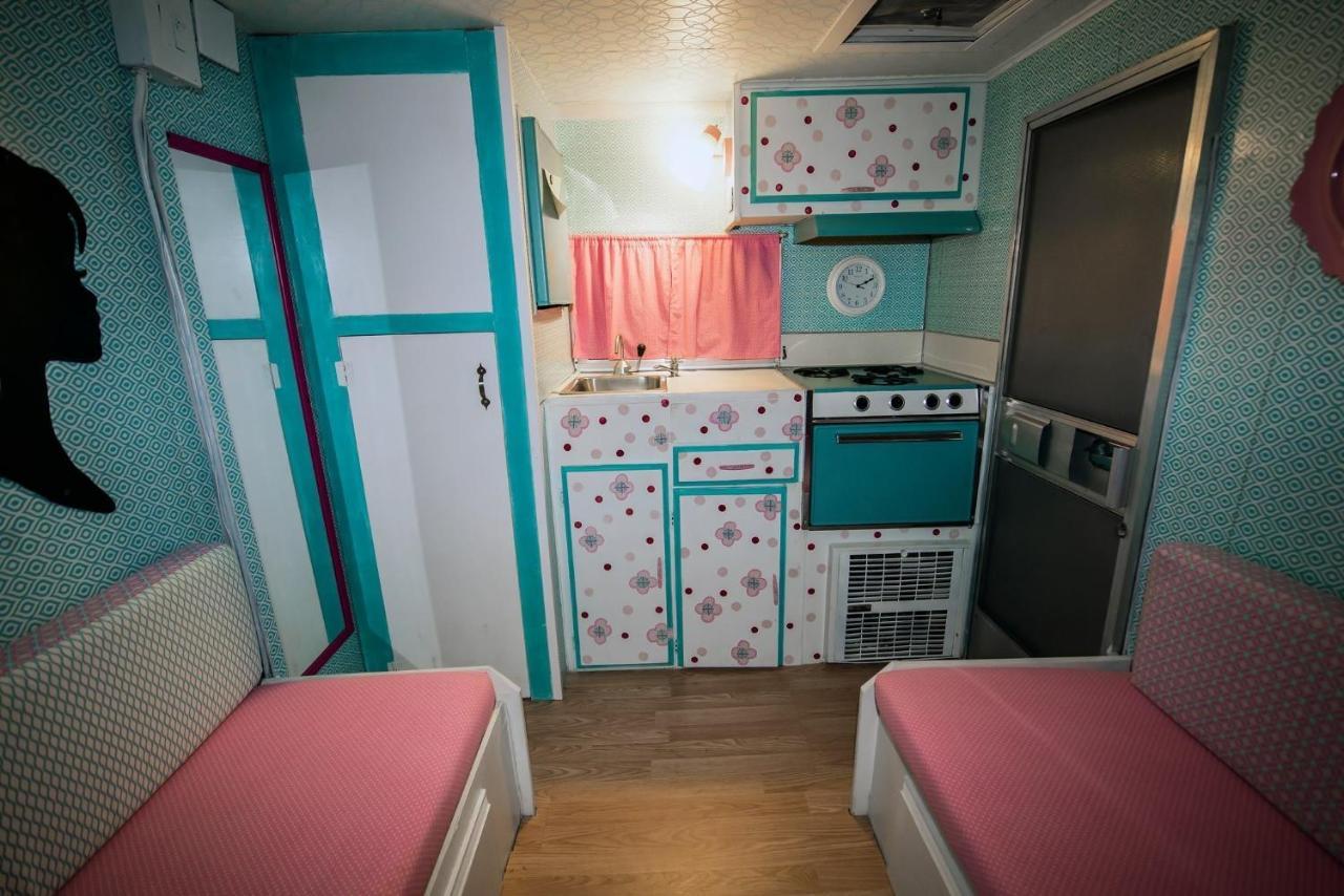 Lone Star Glamp Inn Warrenton エクステリア 写真