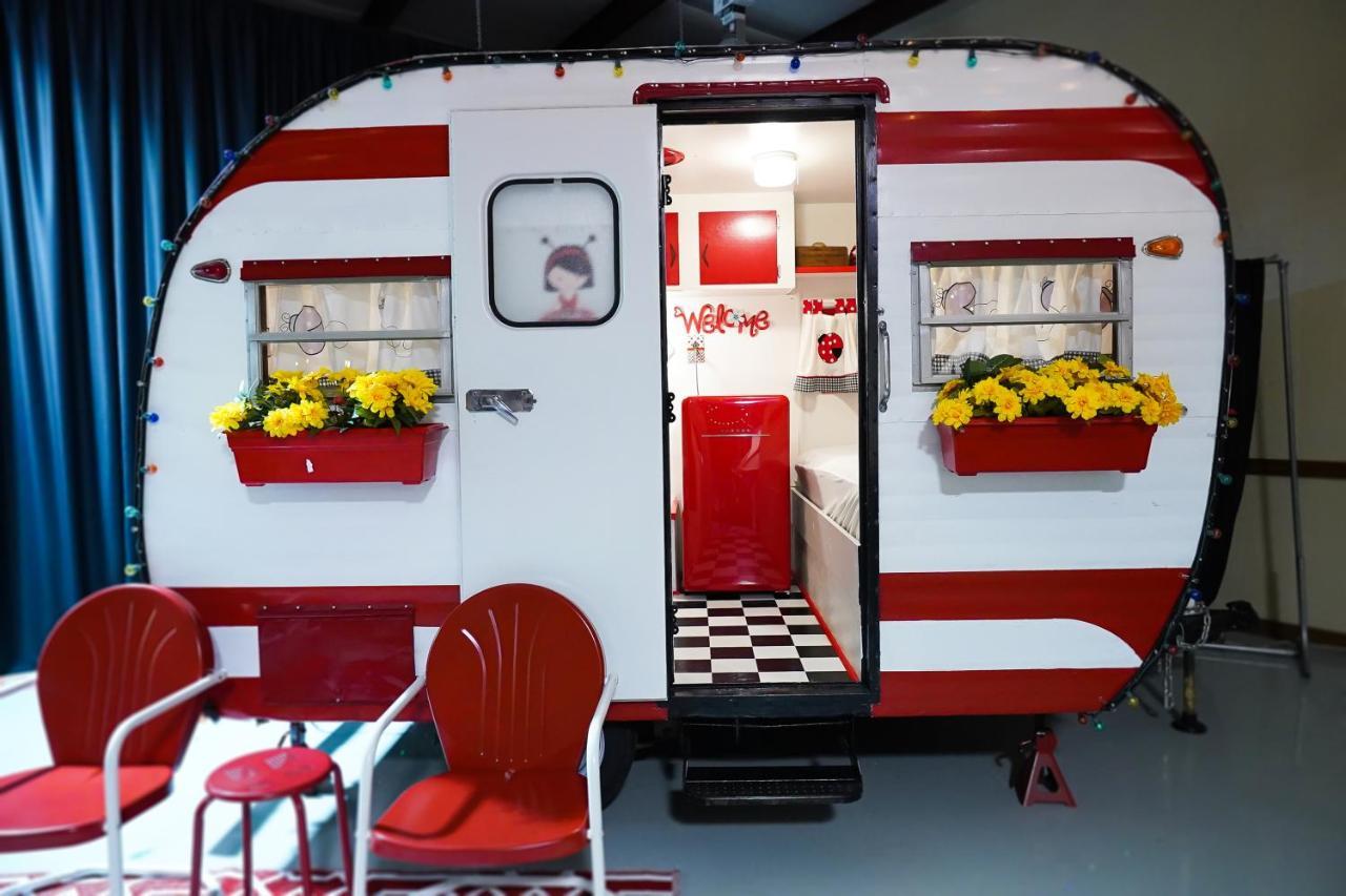 Lone Star Glamp Inn Warrenton エクステリア 写真