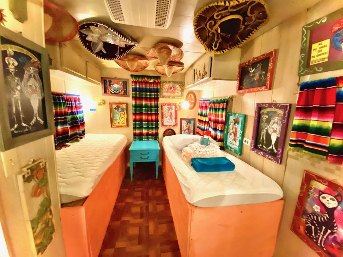 Lone Star Glamp Inn Warrenton エクステリア 写真