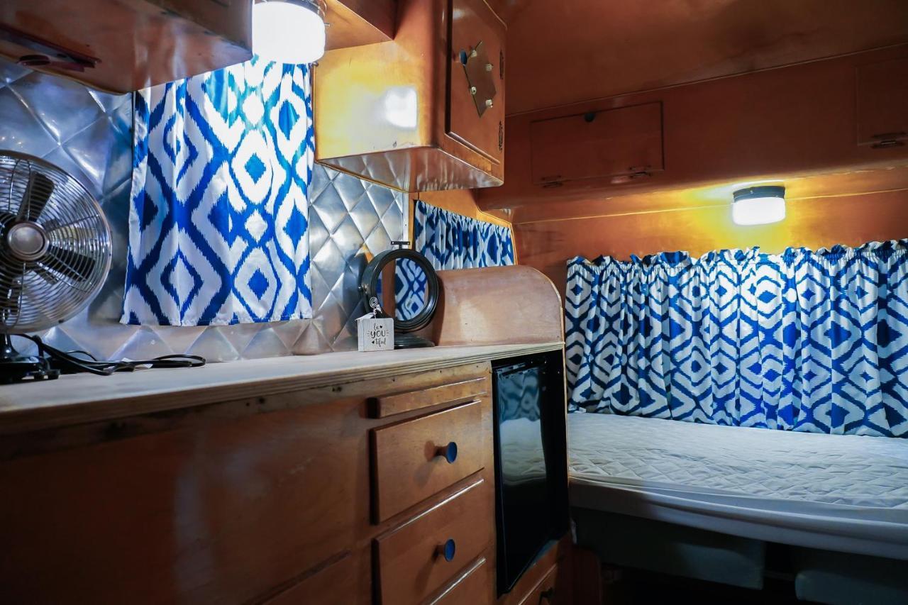 Lone Star Glamp Inn Warrenton エクステリア 写真