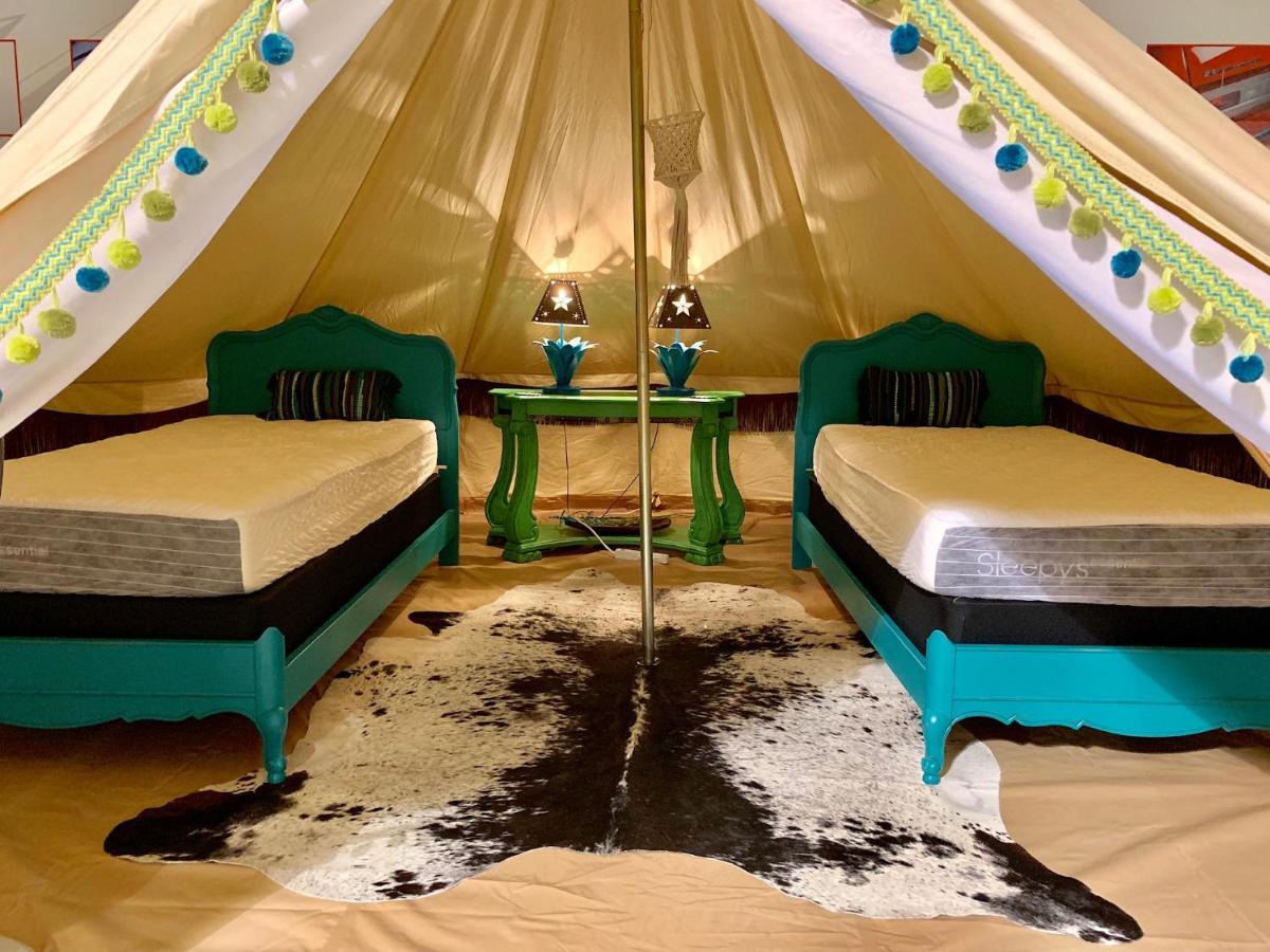 Lone Star Glamp Inn Warrenton エクステリア 写真