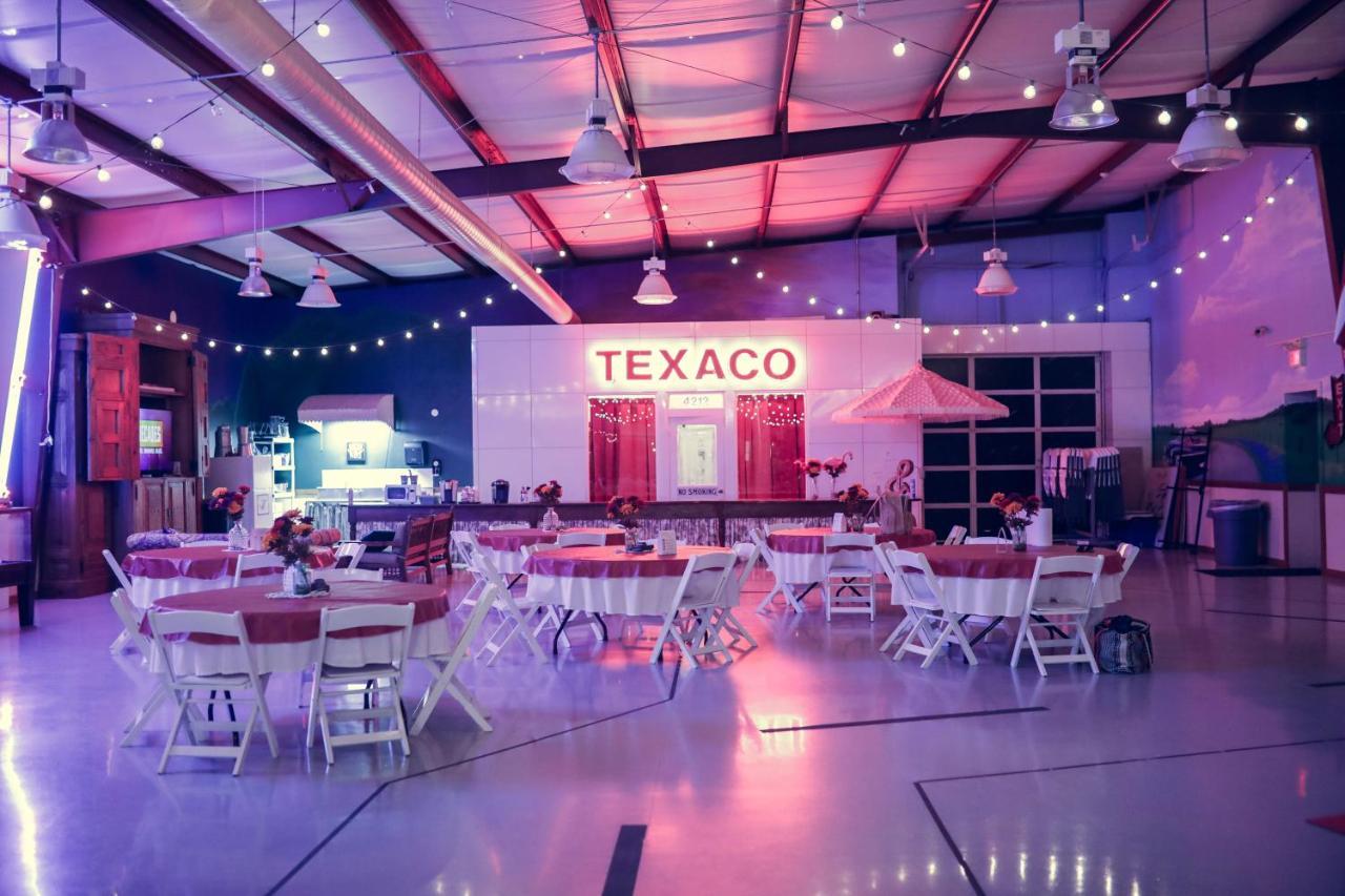 Lone Star Glamp Inn Warrenton エクステリア 写真