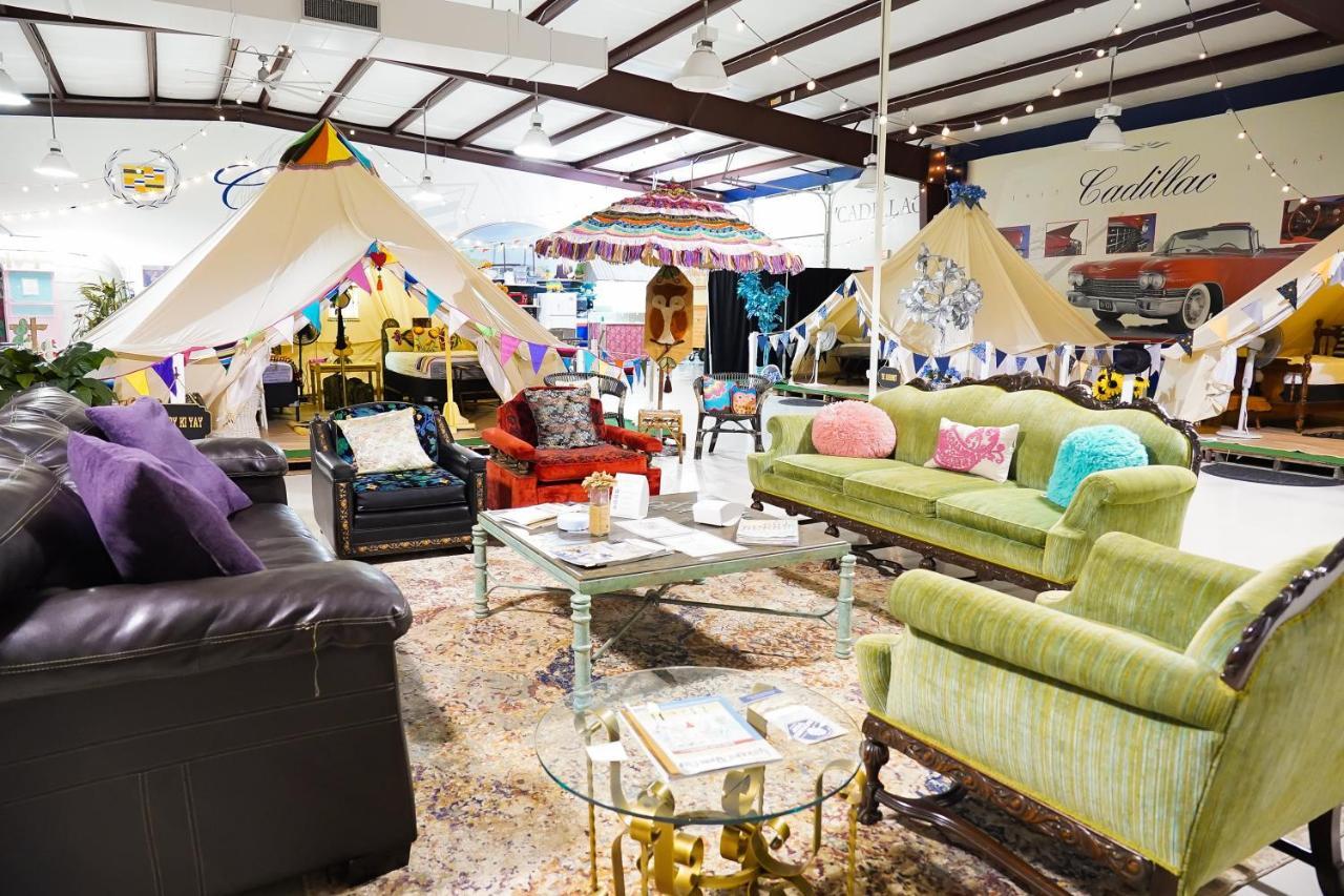 Lone Star Glamp Inn Warrenton エクステリア 写真