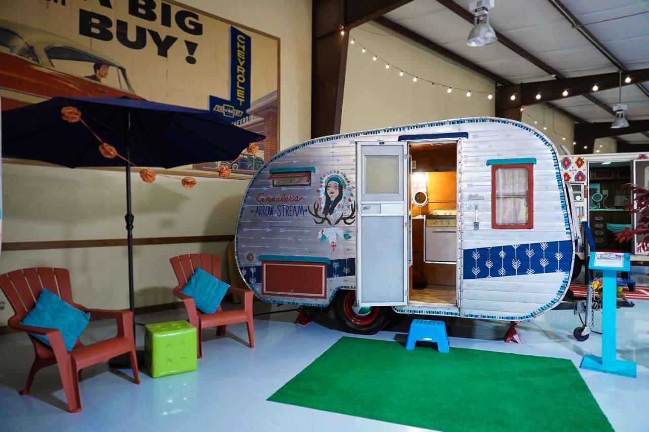 Lone Star Glamp Inn Warrenton エクステリア 写真