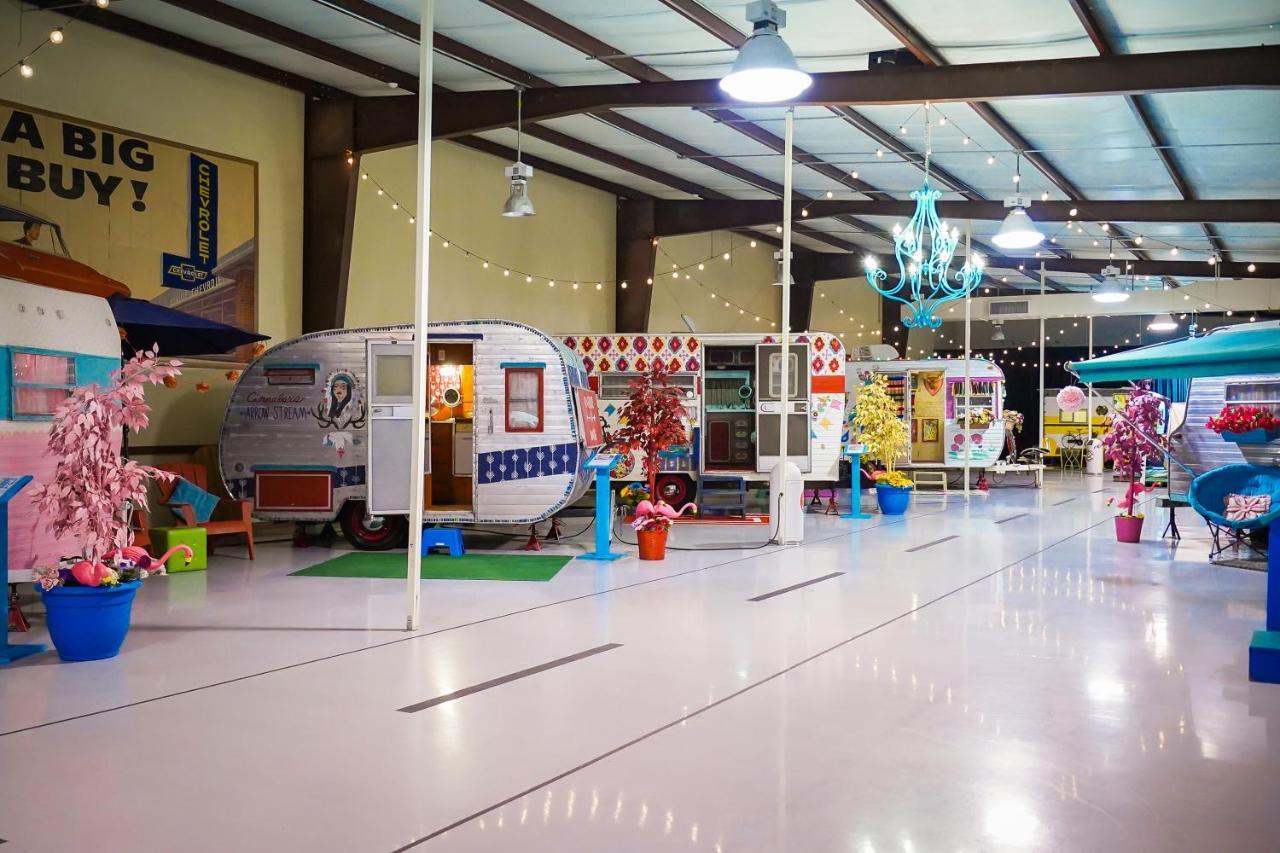 Lone Star Glamp Inn Warrenton エクステリア 写真
