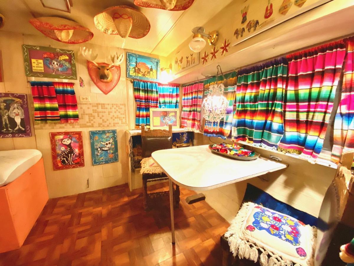 Lone Star Glamp Inn Warrenton エクステリア 写真