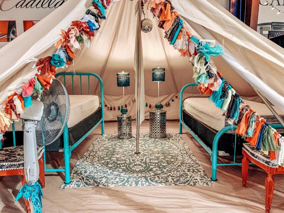 Lone Star Glamp Inn Warrenton エクステリア 写真