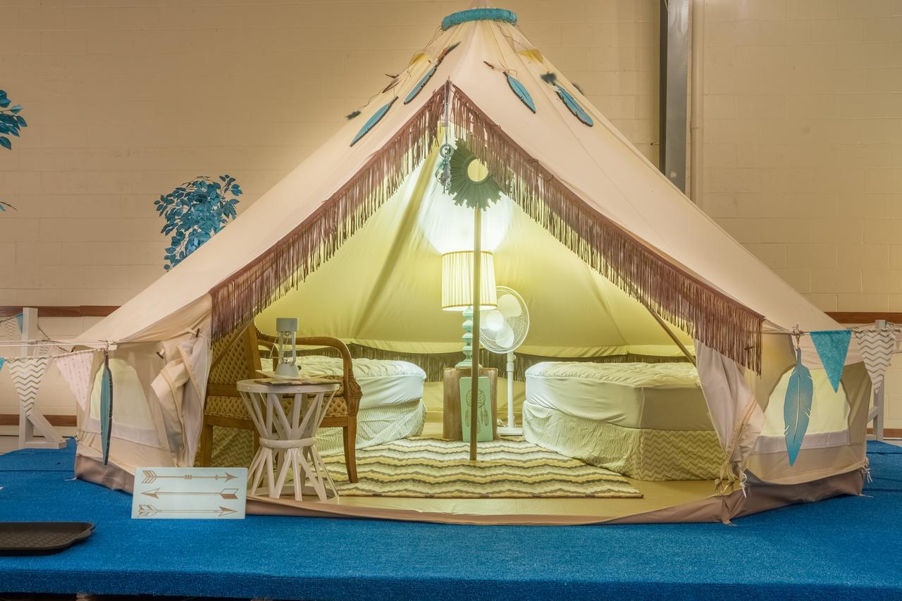 Lone Star Glamp Inn Warrenton エクステリア 写真
