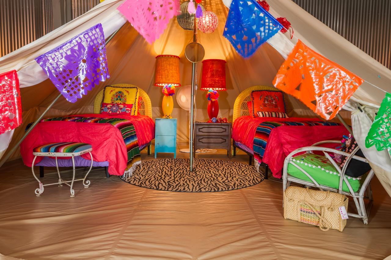 Lone Star Glamp Inn Warrenton エクステリア 写真