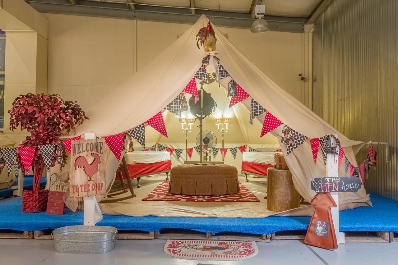 Lone Star Glamp Inn Warrenton エクステリア 写真