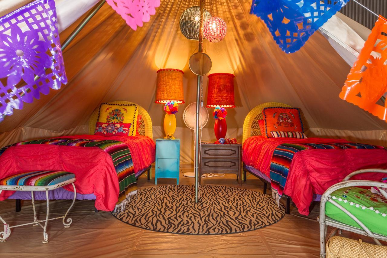 Lone Star Glamp Inn Warrenton エクステリア 写真