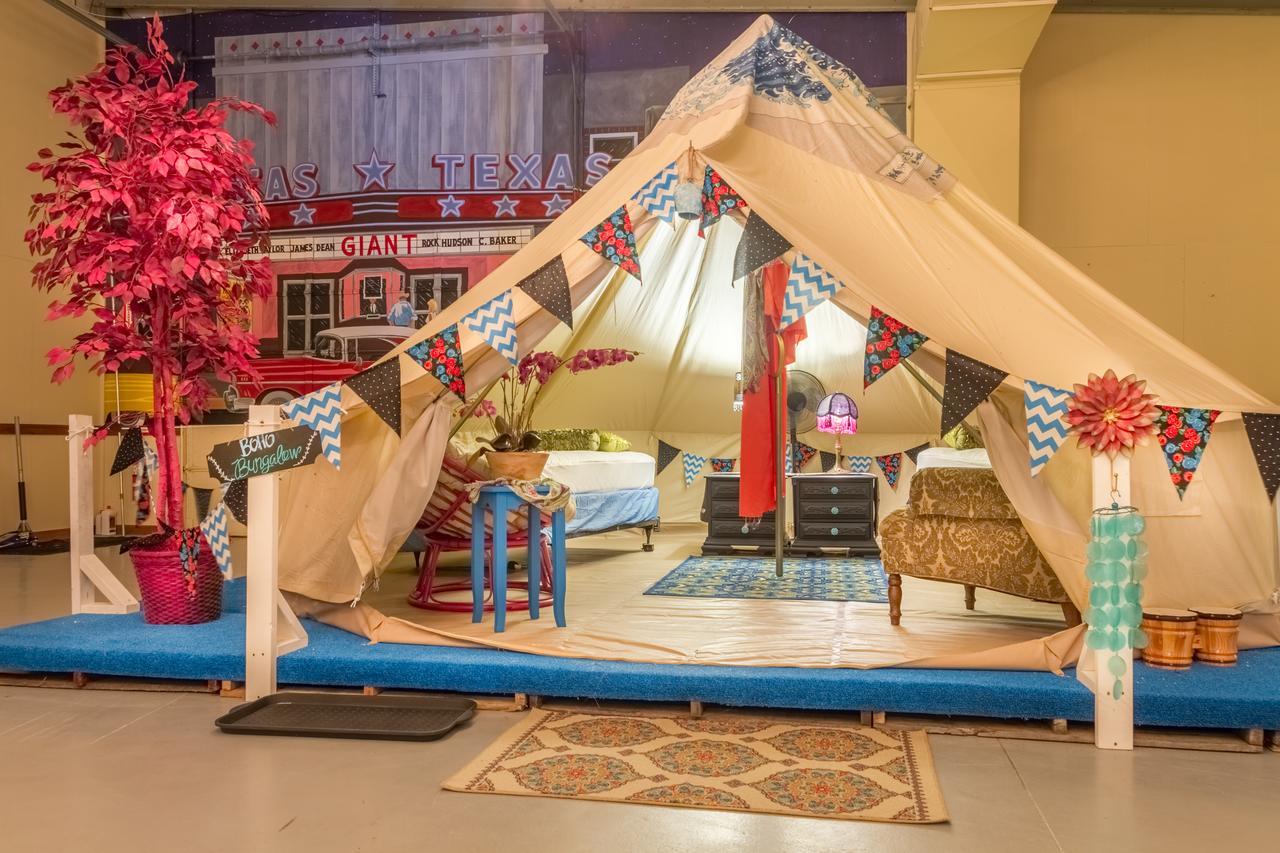 Lone Star Glamp Inn Warrenton エクステリア 写真